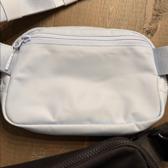 2 Lululemon Belt Bags Windmill Blue & Black - Picture 6 of 7